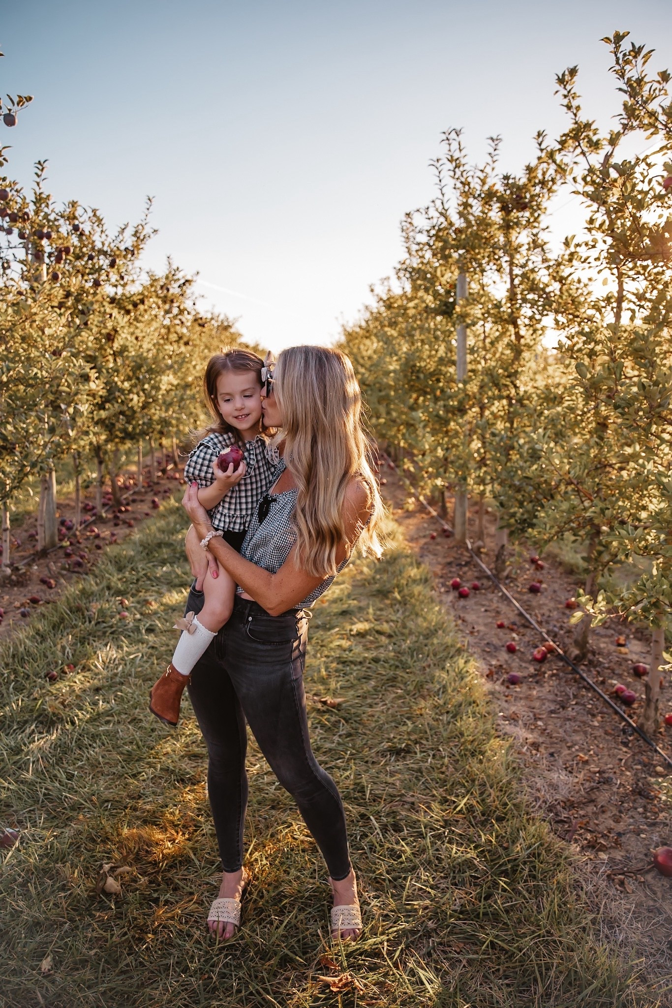 Fall outfits for toddler girls. Toddler girl style. Girls fall style. Holiday outfit style. Fall family photo outfits. Thanksgiving outfits for girls  



#LTKKids #LTKFamily #LTKSeasonal