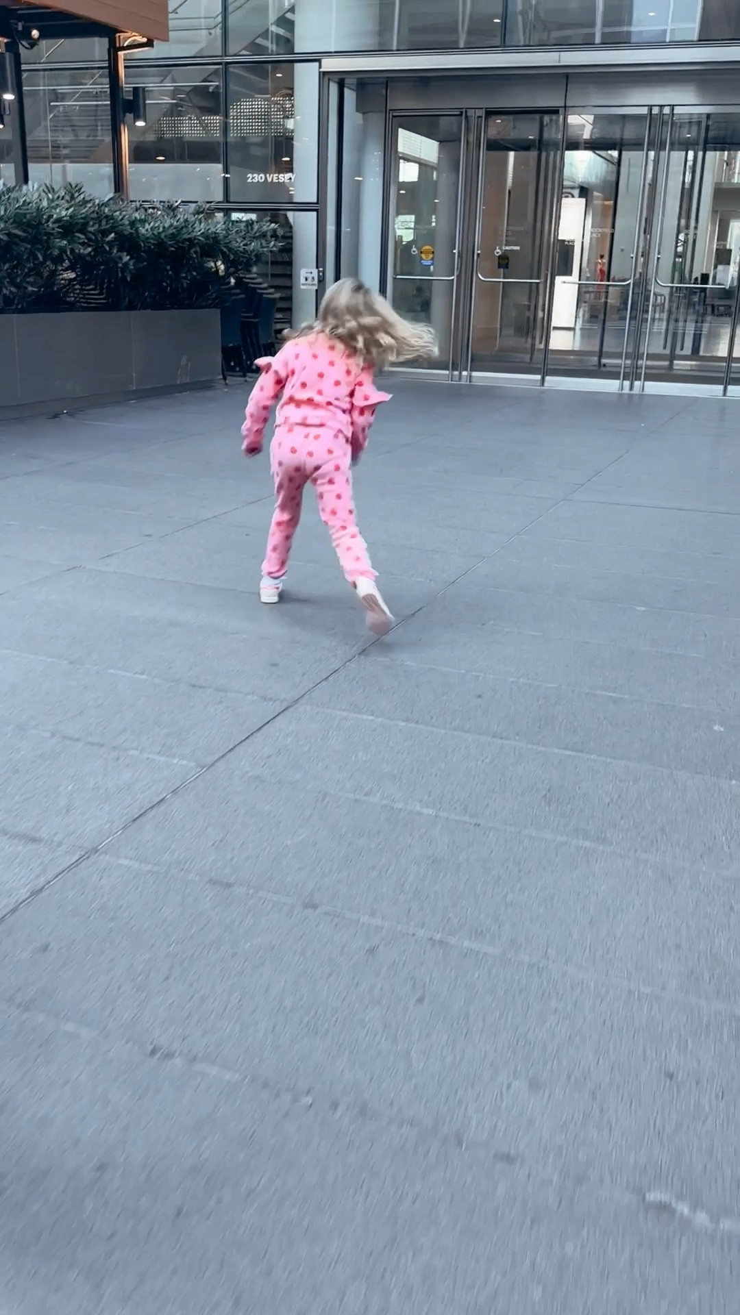 Cute kids sweatsuit and other Valentine’s Day kids looks

#LTKfindsunder50 #LTKSeasonal #LTKkids