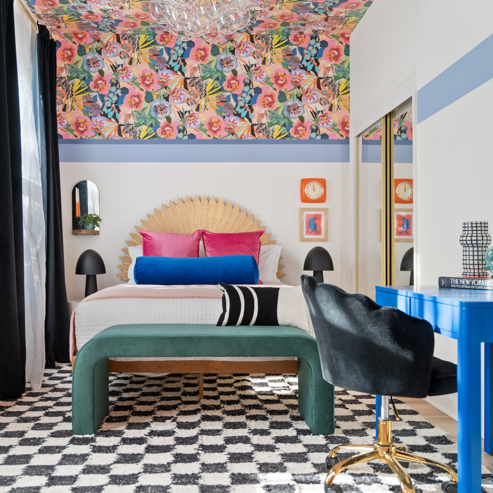 This floral wallpaper is serving heavy Spring energy today!!!

#LTKSeasonal #LTKFind #LTKhome