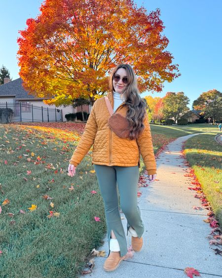 Fall Outfits inspiration 🍁
🔑 Amazon Essentials Women's Lightweight Water-Resistant Sherpa-Lined Hooded Puffer, Crossover High Waisted Bootcut Yoga Pants, Ugg boots, fleece belt bag #AmazonFashion

#LTKSeasonal #LTKstyletip
