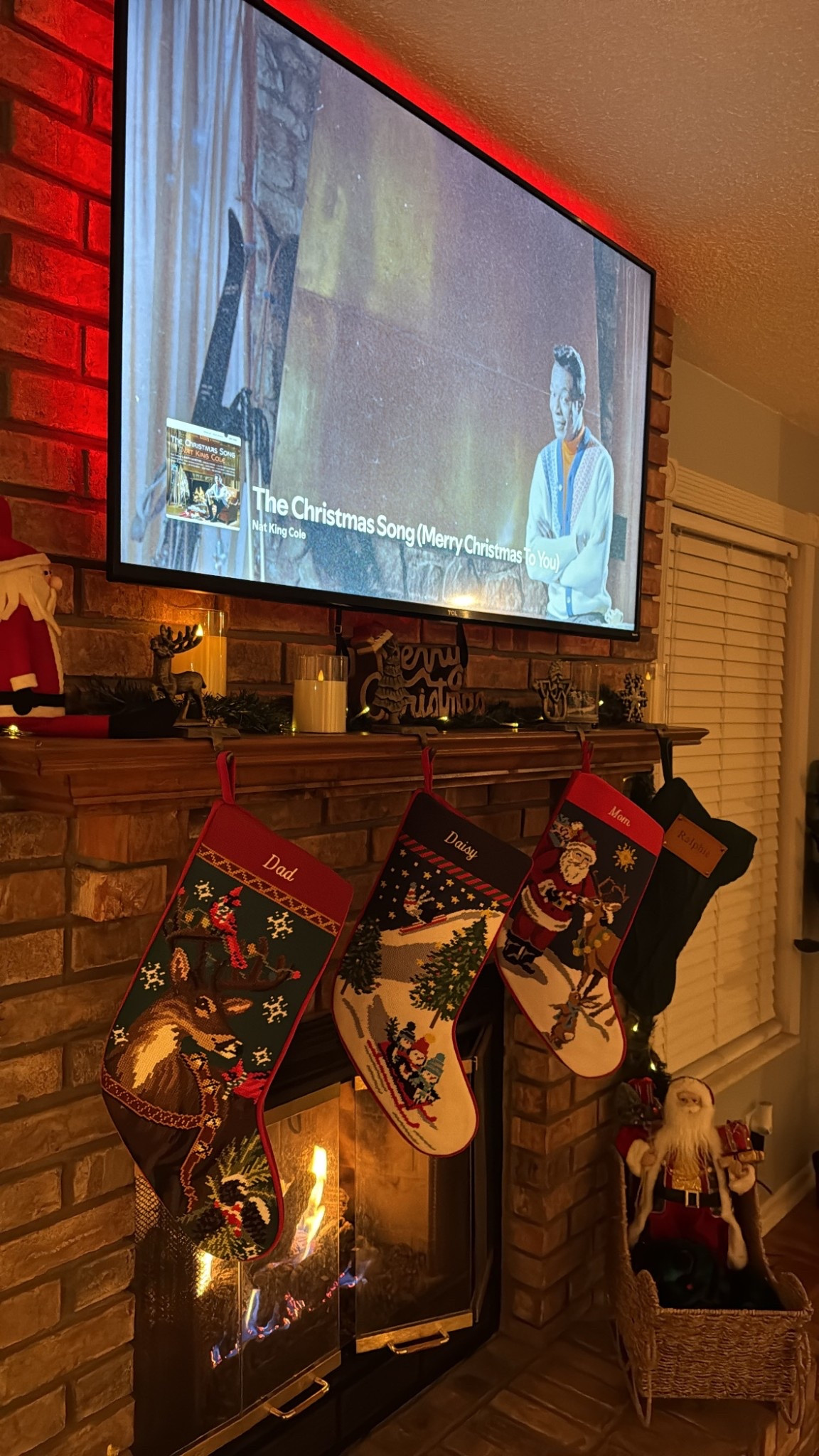 mantel decor for this christmas🦌🎅🏼🎄❄️

#LTKSeasonal #LTKHoliday #LTKHome