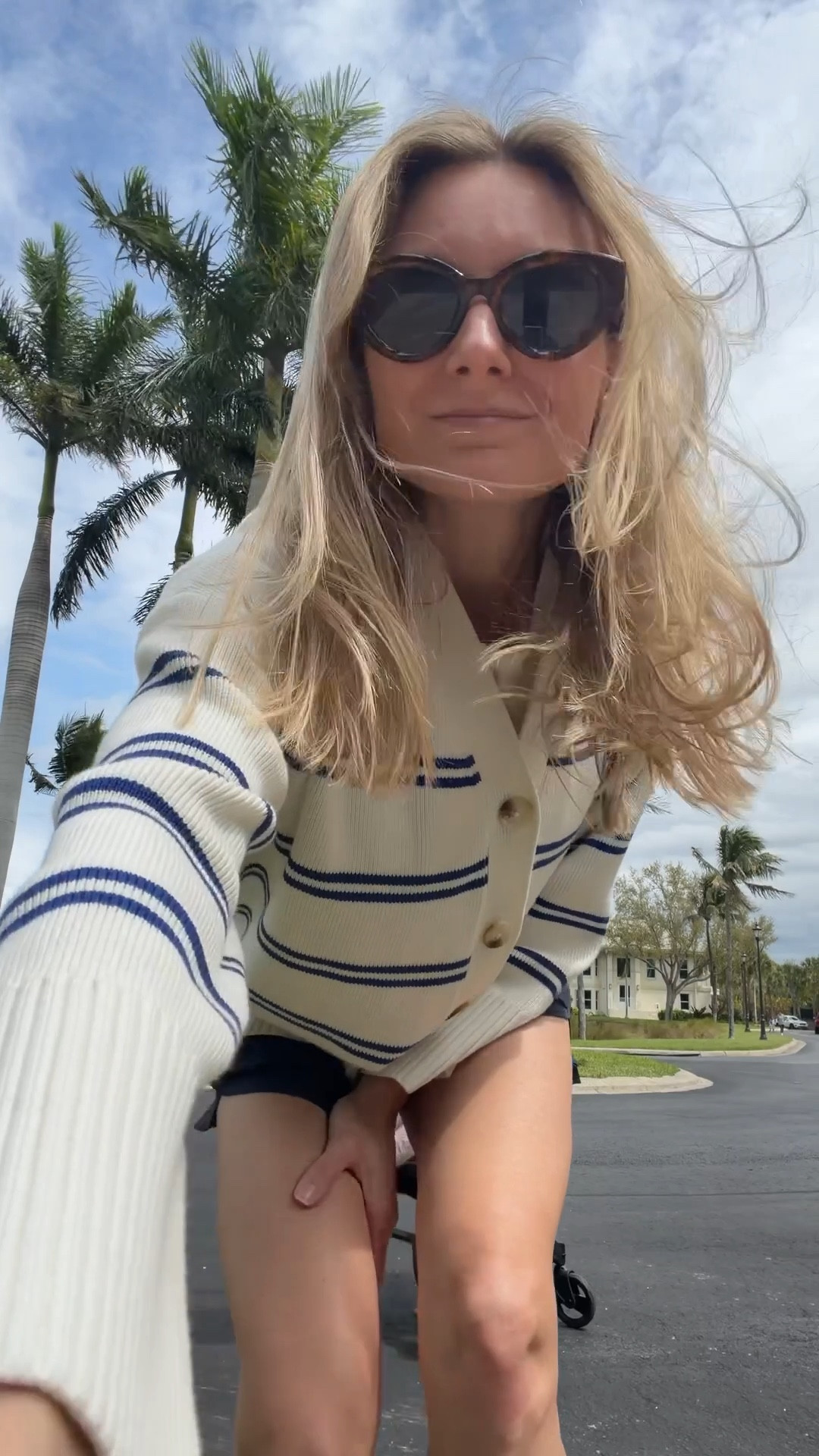 Mom walks while the baby naps 🤫🙌🏼☀️



#LTKActive #LTKfitnessgoals #LTKmomlife
