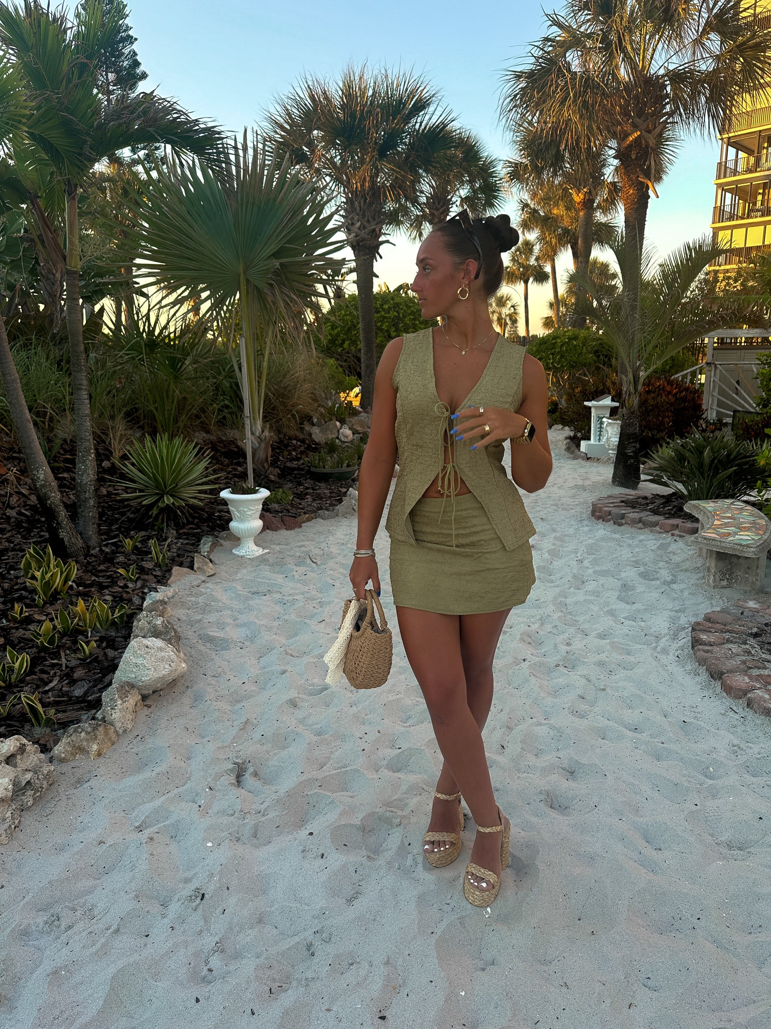 #whatimwearing #pinterestgirl #LTK #prettylittleinspo #poseinspo #whatsurgitlwearing #beachaesthetic #contentcreator #summerstyle #socialblogger #creativegalgang #softgirlaesthetic