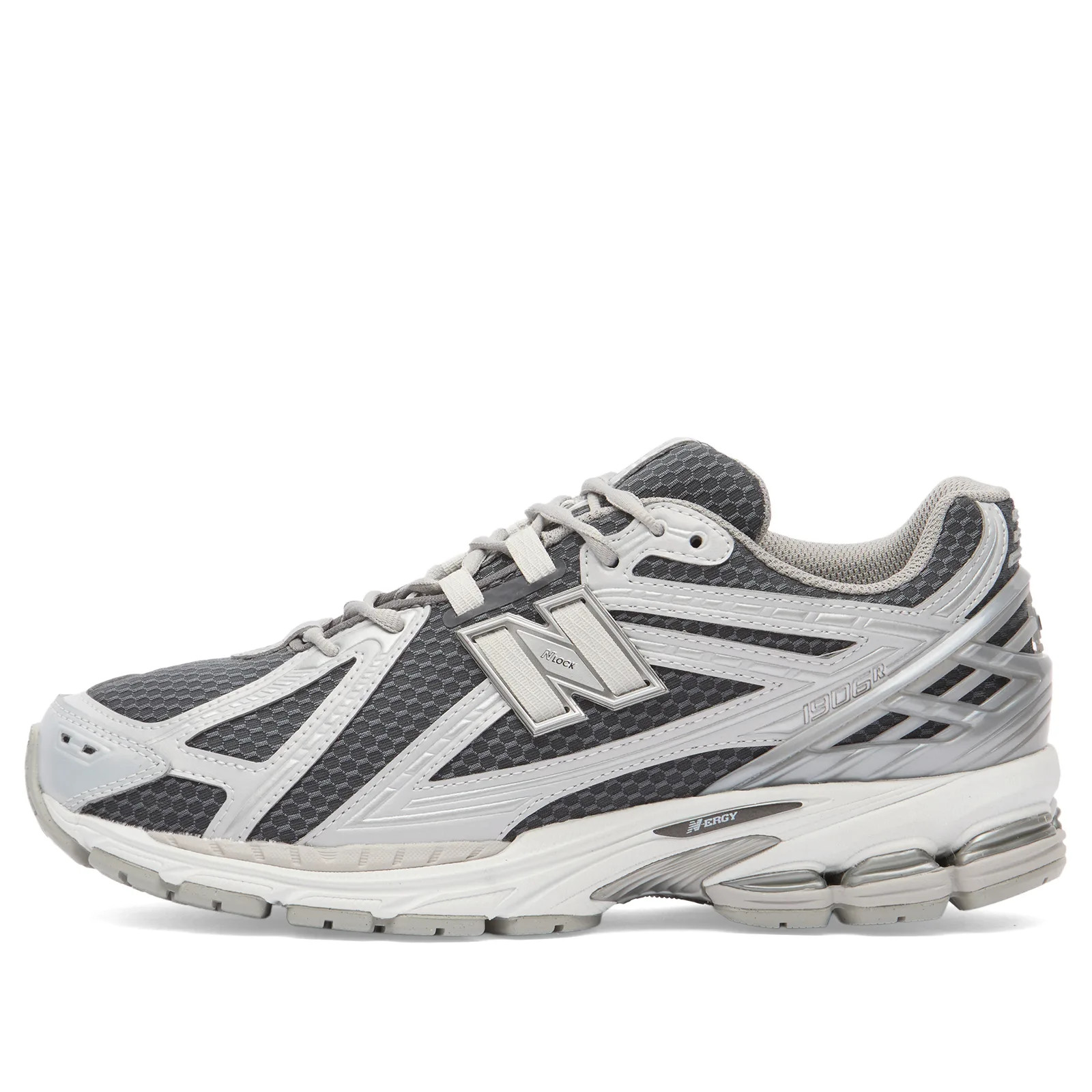 New Balance 1906R Sneaker in White, Size UK 5 | END. Clothing
