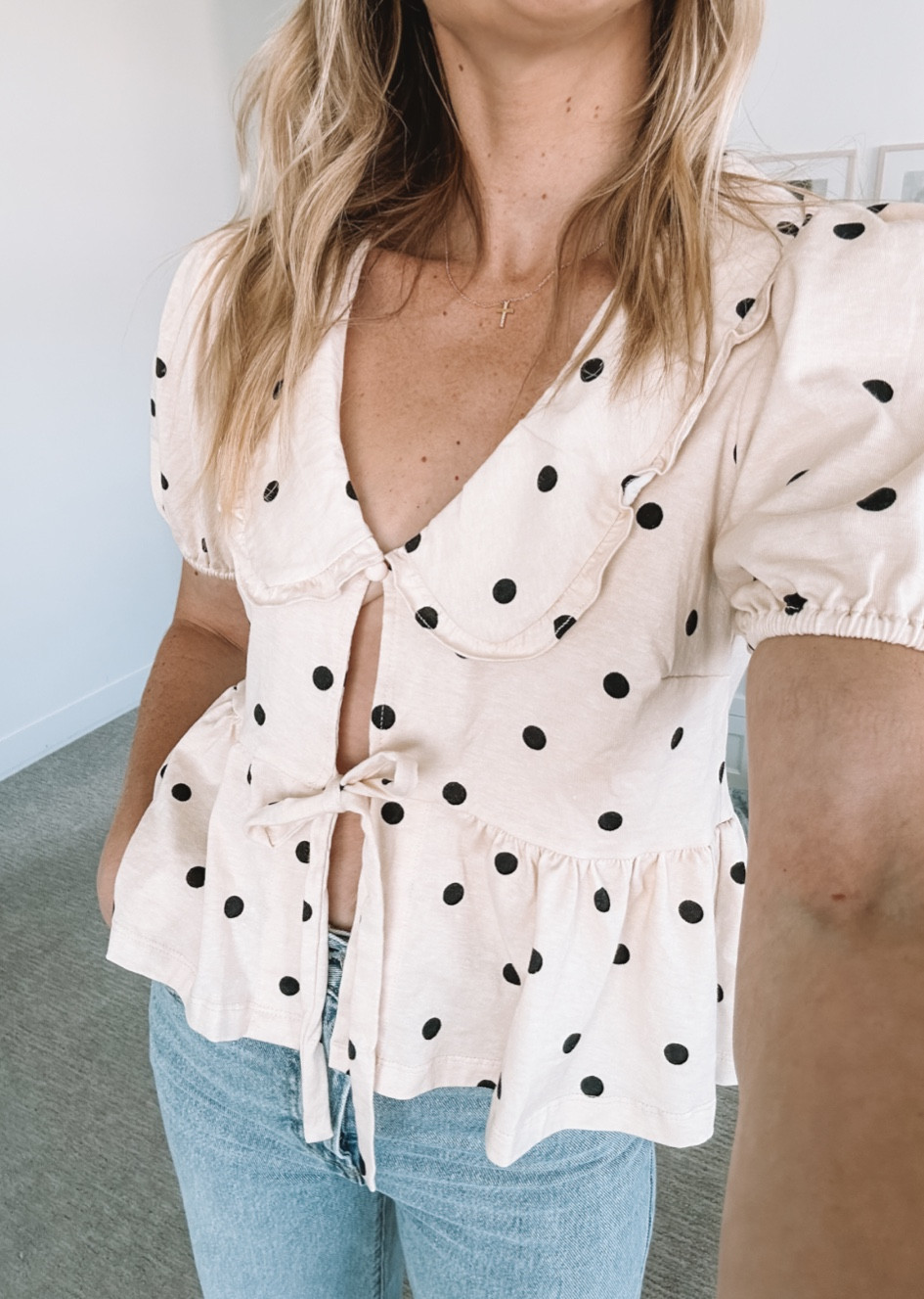 If you love the tie front shirts but you’re worried about them coming untied, this is the first one I’ve ever seen with a button on top! So even if it comes untied, it doesn’t open 👌🏼 And the cute collar and polka dots 🤩

#LTKStyleTip #LTKFindsUnder100 #LTKSeasonal