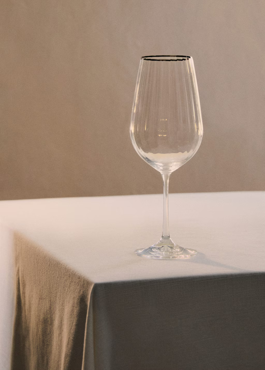 Glass cup with embossed stripes silver - Home - One size - MANGO HOME | MANGO (UK)