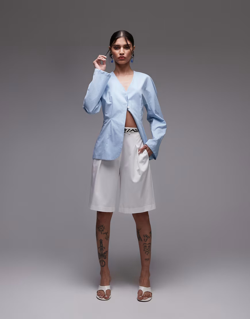 ASOS DESIGN – Elegante Bermuda-Shorts in Weiß mit weitem Bein | ASOS (Global)