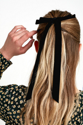 Sweetheart Slim Velvet Hair Bow - Womens ALL | Urban Outfitters (EU)