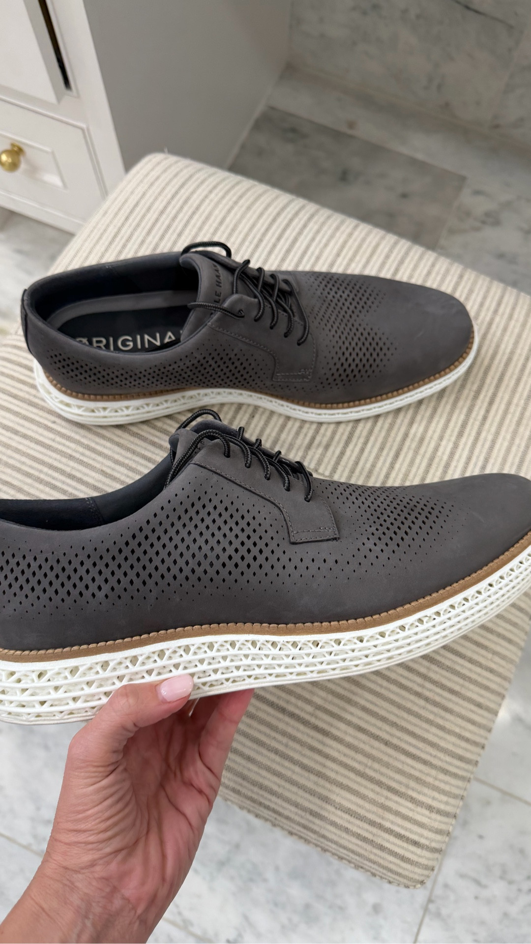 Shoes for men
Gifts for men
Mens gift guide


#LTKGiftGuide #LTKMens