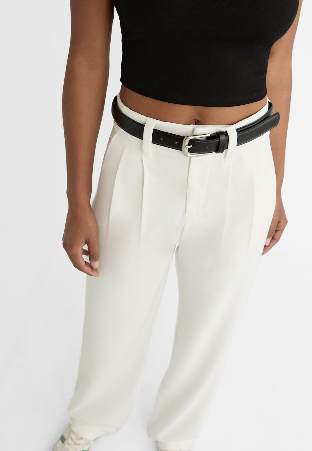 Stoffhose mit Gürtel - Mode für Damen | Stradivarius Deutschland | Stradivarius DE