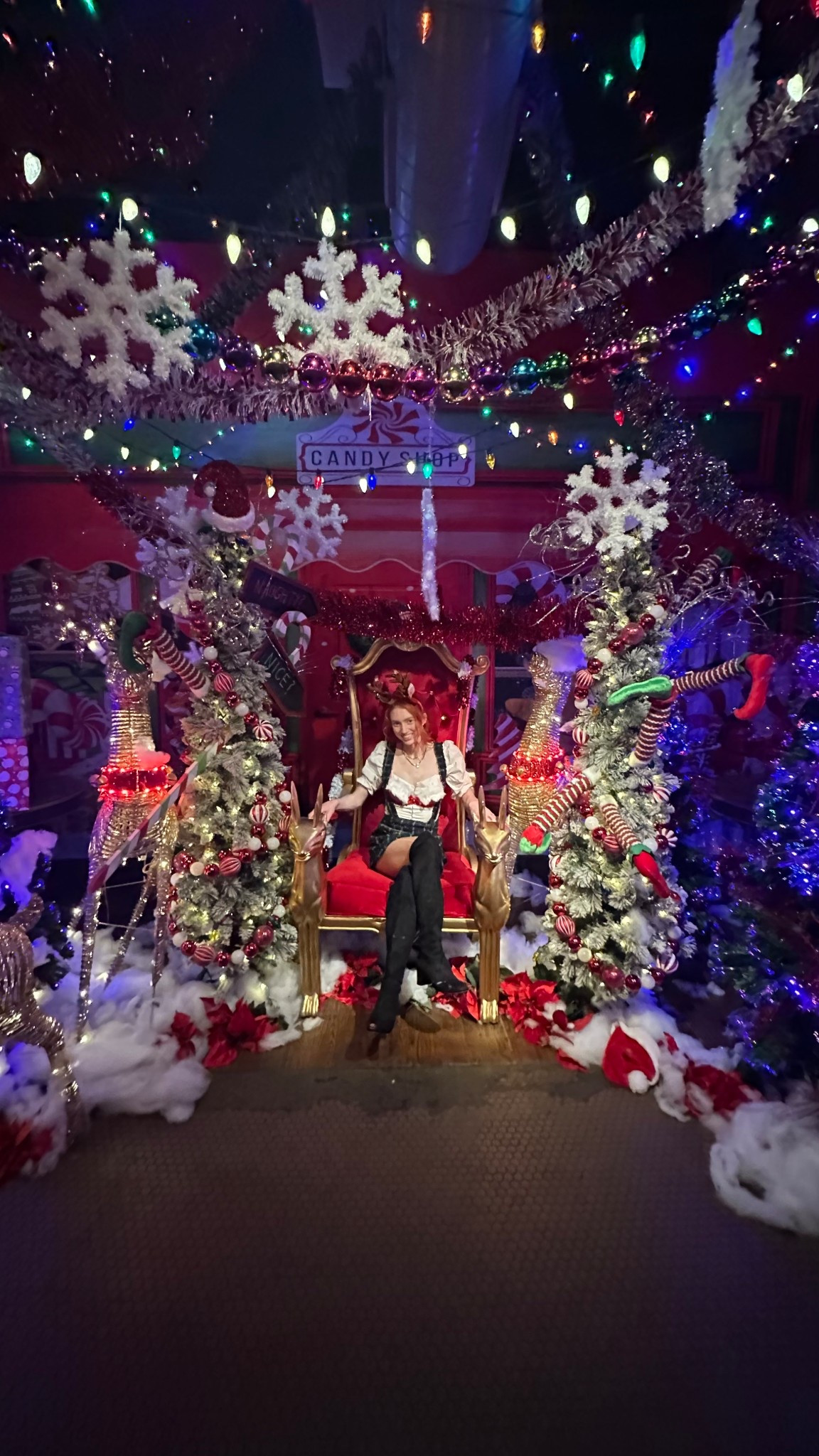 Red Cow MN is a must see holiday bar! There is a relaxing ski chalet room right around the corner 

Santa’s workshop, but make it Minneapolis 🎅🏽🎅🏼🎅🏾🎅🏻🎅🏿 #rednoseroom 

#LTKHoliday #LTKGiftGuide #LTKootd