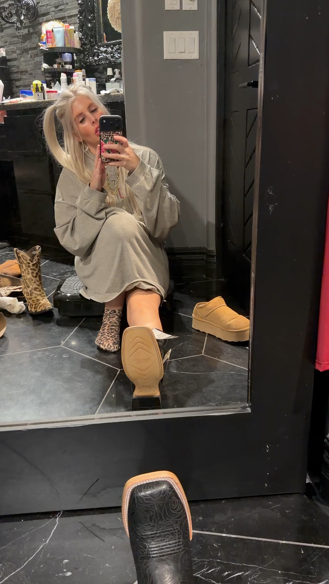 These boots are stunning!! 🌹👢



#LTKootd #LTKFestival #LTKgrwm