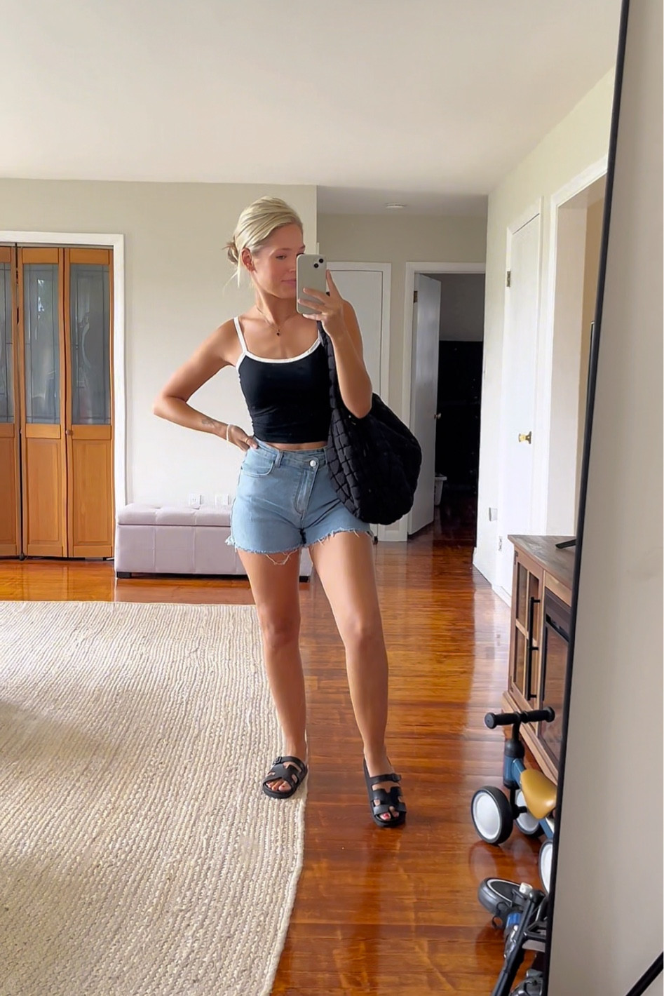 These crossover denim shorts are SO cute and comfy! Size small

#LTKFindsUnder100 #LTKItBag #LTKFindsUnder50