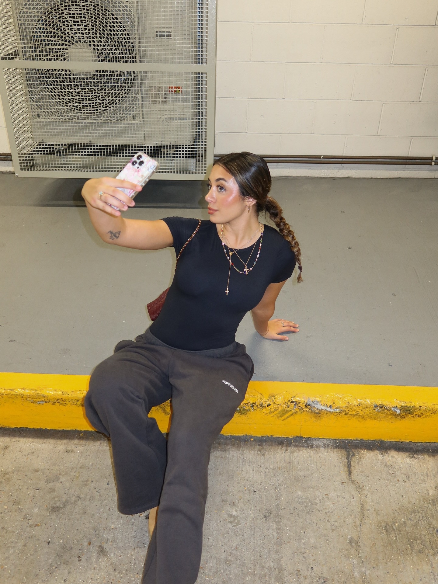 transitional outfit szn🏗️

@peppermayo joggers 
ad

#transitionaloutfit #timberlands #peppermayo #londonfashion #casualoutfitideas