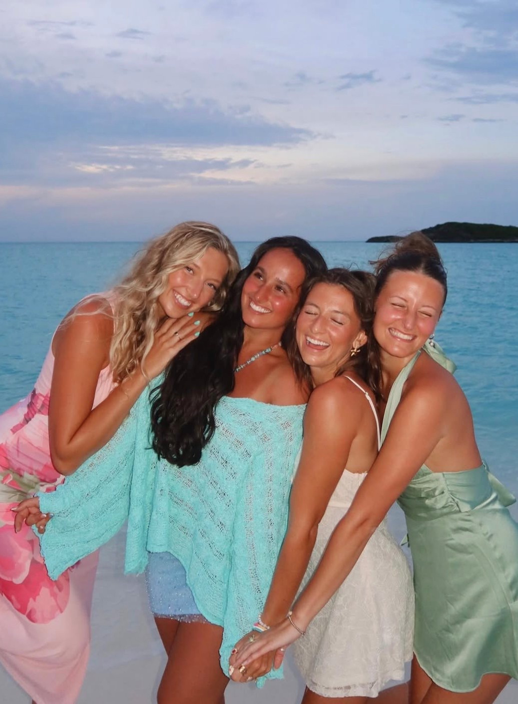 my outfit from the Bahamas🫧

#LTKSeasonal #LTKStyleTip #LTKSwim