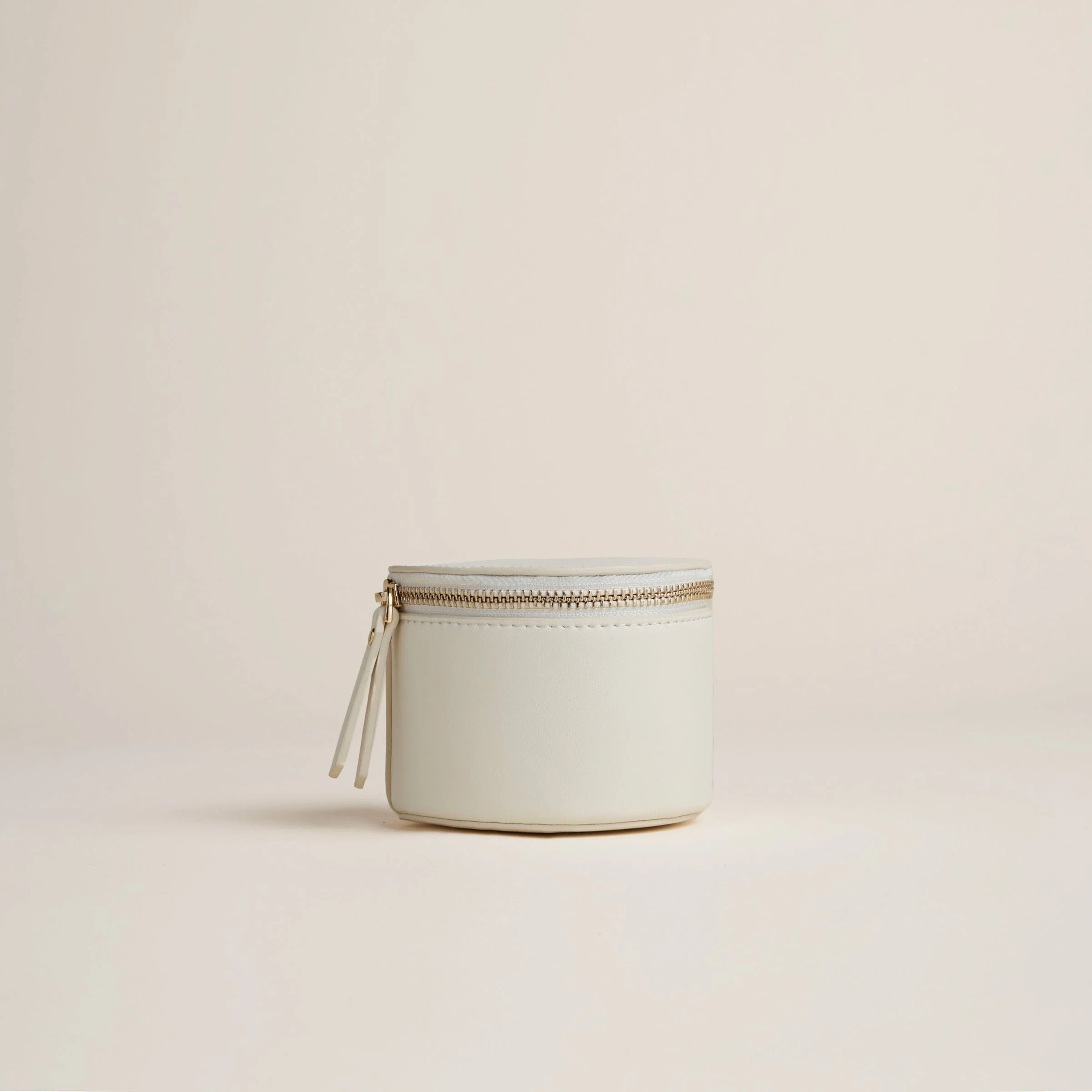 Ecru Globetrotter Jewelry Case | Hudson + Bleecker | Portable Jewelry Organizer | Hudson+Bleecker