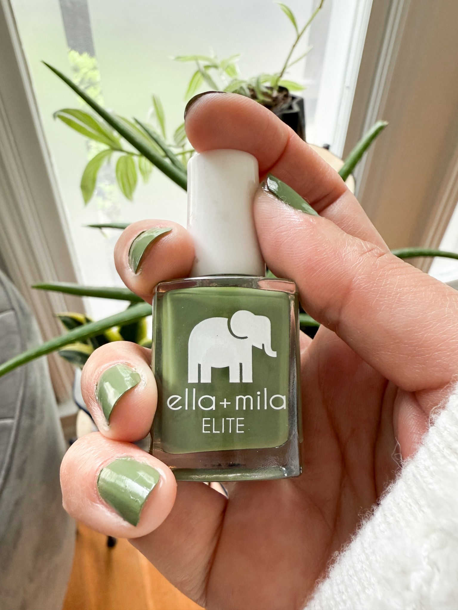 POV: you are looking for cleaner, better for you beauty brands at @Target 💅 @EllaMila is my go to for nail polish! It’s eco-friendly, luxury nail lacquer brand at Target! Today check out the 4 colors I picked out for summer ☀️ my favorite is Paradise Isle

#ellamilaTarget #ad 

#LTKStyleTip #LTKBeauty #LTKSeasonal