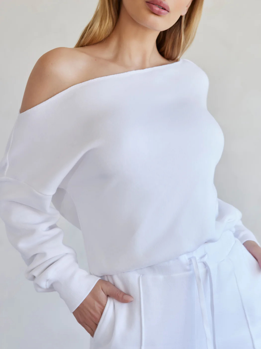 Off Shoulder Sweatshirt in French Terry | Carbon38