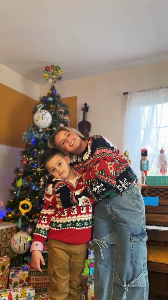 #ootd to see #santa !! 🎅🏼 

#thechildrensplace #target #catandjack #ugg #cider #evryjewels #jamesavery #baublebar #stringsforhope #holidayoutfitinspo #trending #outfitinspo #momsoninspo #momson #inspo #momlife #boymom


#LTKHoliday #LTKKids #LTKSeasonal