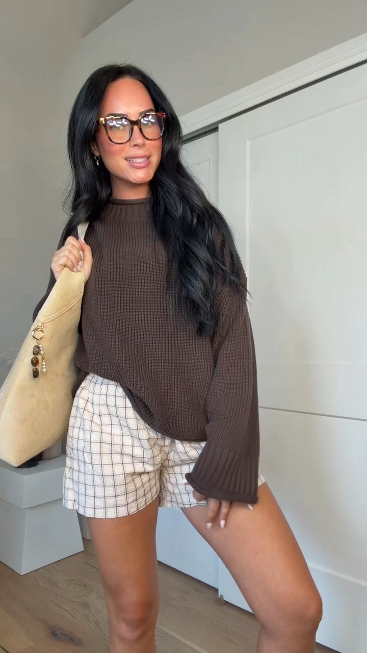 The perfect fall outfit 🤎 We finally got a restock of this sweater in brown, so I would be running if you’ve been wanting it! Such a good staple for fall. I’ll have all my outfit details over on my LTK.

My sizing: 5’7”, 145 lbs, 32DD
I’m wearing a size medium.

#FallOutfit #FallStyle #SweaterWeather #abercrombieoutfit #CasualFallStyle brown fall sweater, fall sweater outfit, cozy fall outfit, neutral fall style, everyday fall outfit @abercrombie