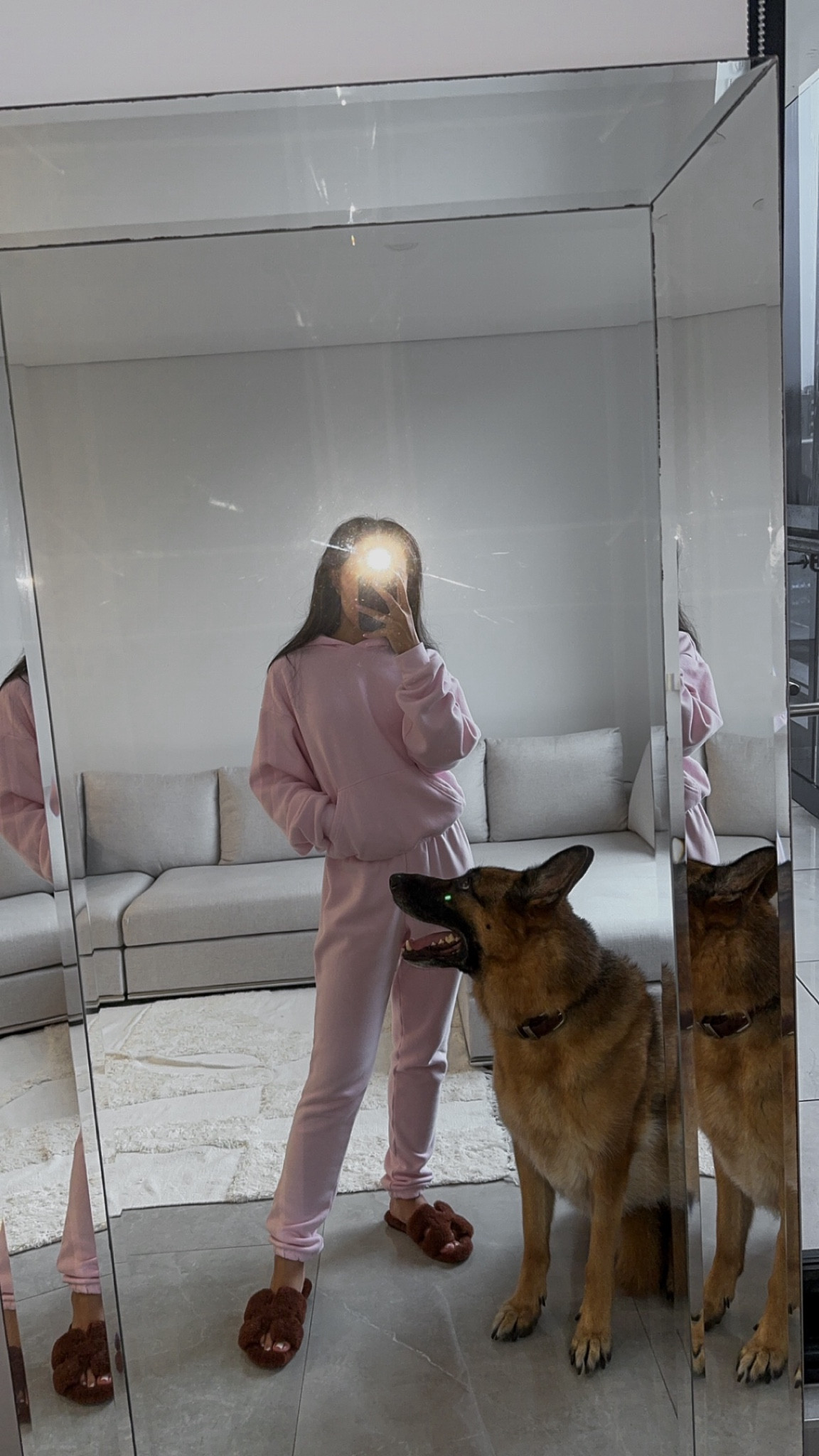 The softest lounge set you’ll ever wear

#LTKSeasonal #LTKaustralia #LTKstyletip