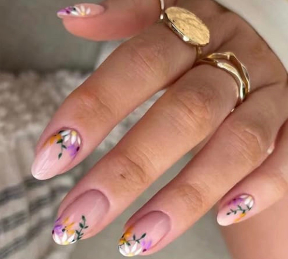 Soft pink almond press on nails with delicate floral details.
Minimal, feminine, and perfect for spring. Easy salon look at home.
Save if you love clean girl nails with a floral touch.
#nails #beauty #pressonnails

#LTKValentine #LTKBeauty #LTKgrwm