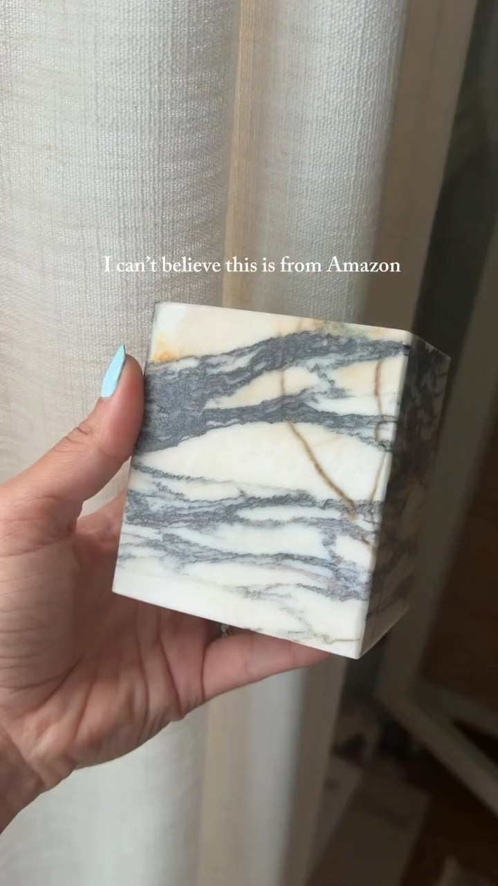 comment MARBLE to shop 🎉 this marble container is great for decor & useful for holding all sorts of things while looking great in your home!
@linenoaksinteriors #amazonhome #amazonfinds #marble #homedecor