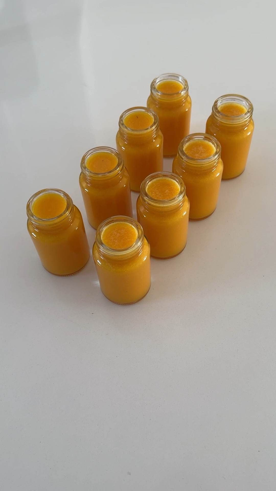My go to juice shots🍊🍋🫚

Lemon: high in vitamin C
Orange: aids in collagen production
Ginger: supports digestion + immunity
Turmeric: fights inflammation

I’ve been taking a juice shot every morning on an empty stomach and it has helped so much with my digestion and my energy throughout the day☀️

My @namawell J2 juicer looks gooood in the new kitchen🤩
You can use code MAKAYLA10 to save🫶🏼

#juiceshots #immunityshot #juicerecipes #wellness