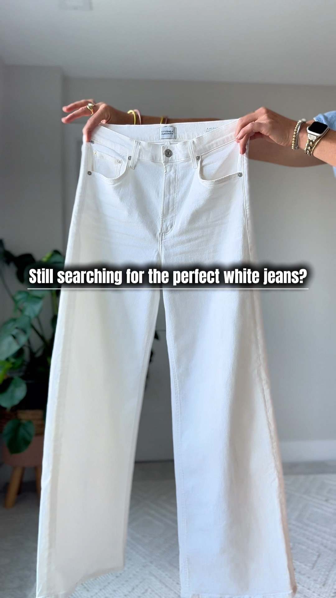 The hunt for flattering white jeans ends here.
If every white jean you’ve tried makes you feel boxy, see-through, or completely frumpy—you’re not alone.

These wide-leg jeans from @evereveofficial? They’re different—cut to flatter your waist, skim your hips, and feel polished enough for work and weekend.

In this reel, I’m styling them 4 ways with pieces you’ll wear on repeat:
🤍 ribbed tank
💙 blue + white stripe tank
👖 chambray blouse
☁️ sleeveless cotton blouse 

✨ As a stylist, I always come back to Evereve for their premium denim and wearable basics that actually do the work for you.

#everevepartner #everevestyle

#LTKOver40 #LTKStyleTip #LTKMidsize