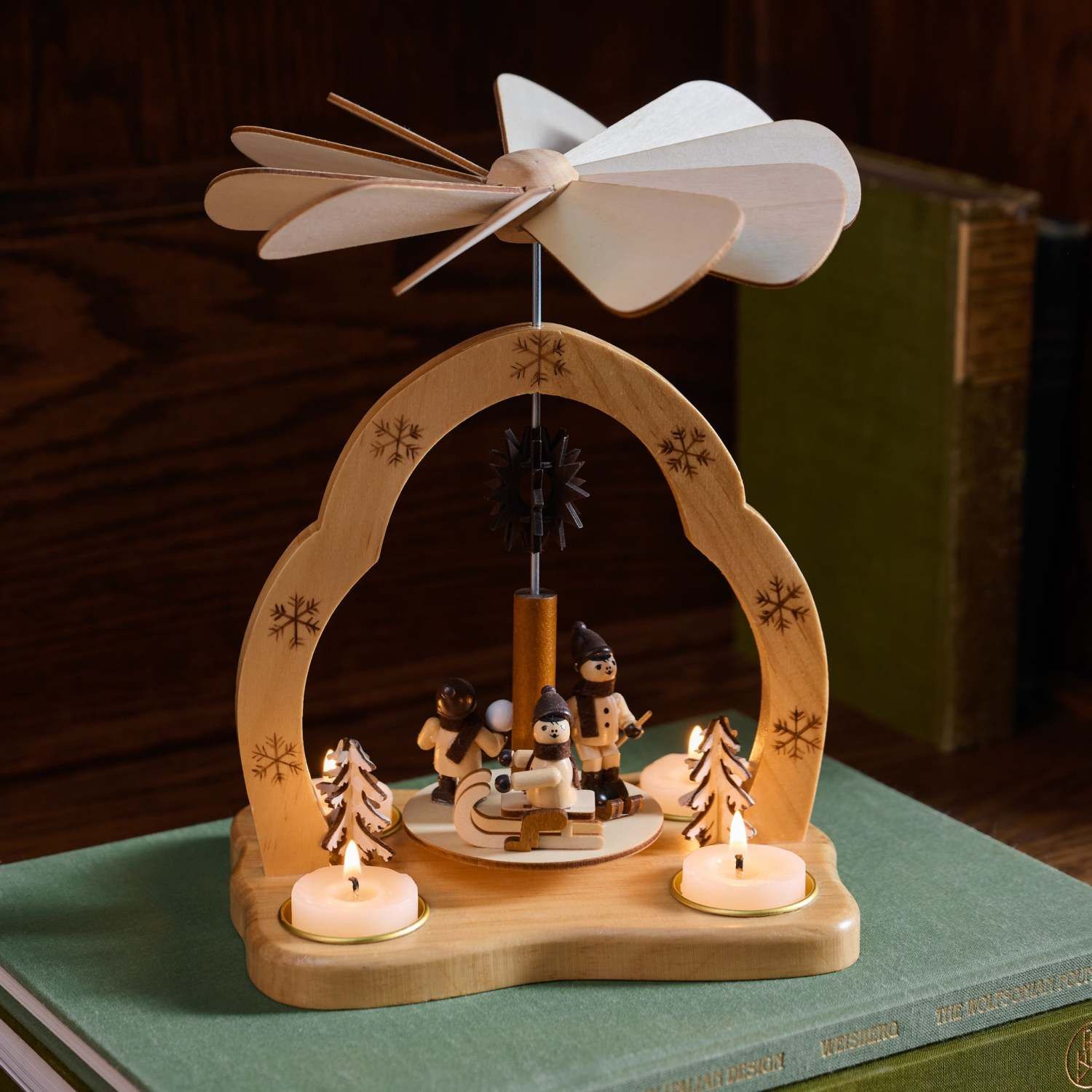 Holiday Spinning Candleholder | Magnolia