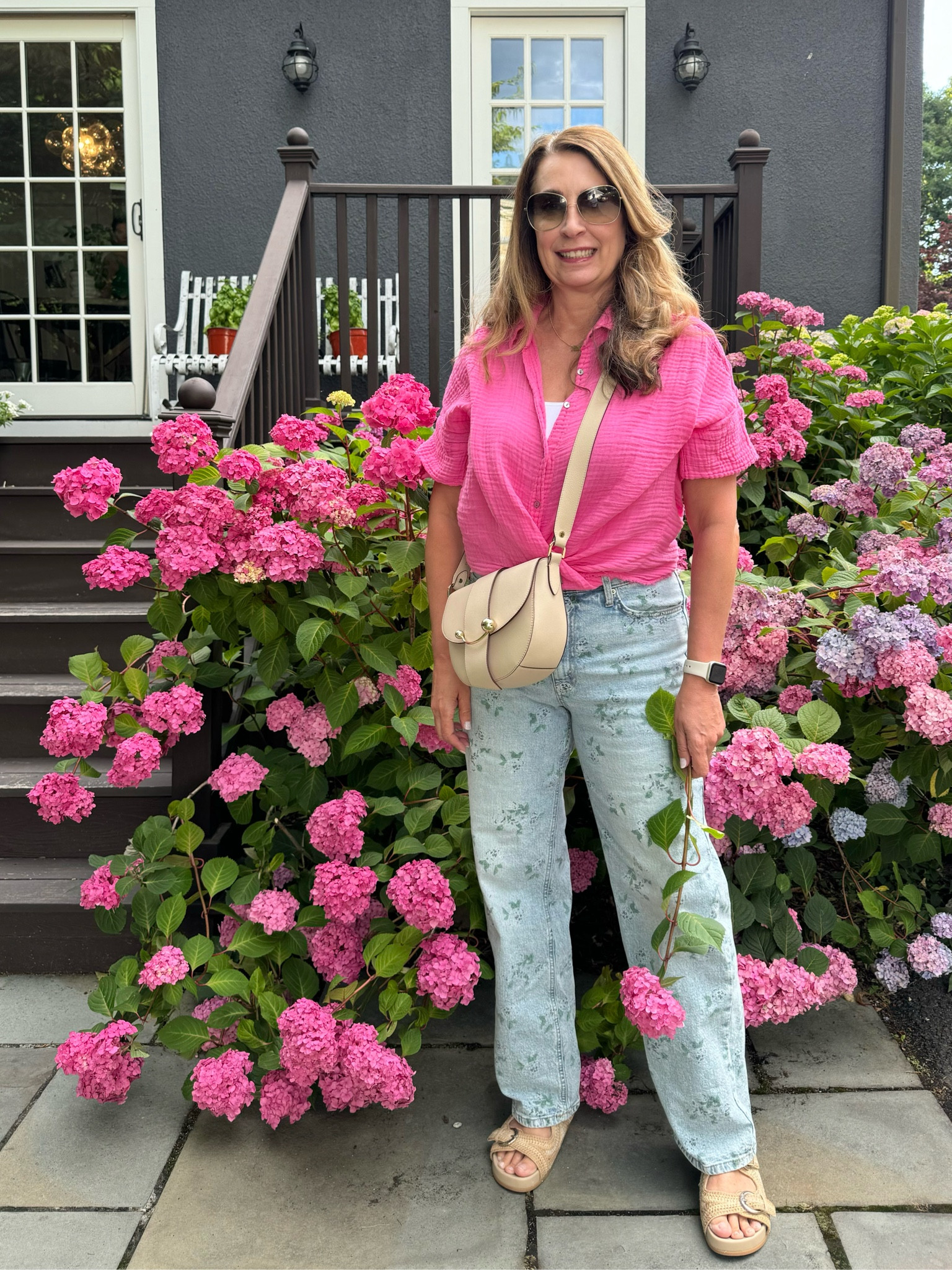 Hydrangeas stole my look! My floral jeans have the perfect, subtle print to take these jeans up a notch.
🩷 💙
At only $28 they are a steal and the fit is an updated relaxed style with a figure flattering high waist.


#LTKMidsize #LTKOver40 #LTKSummerSales