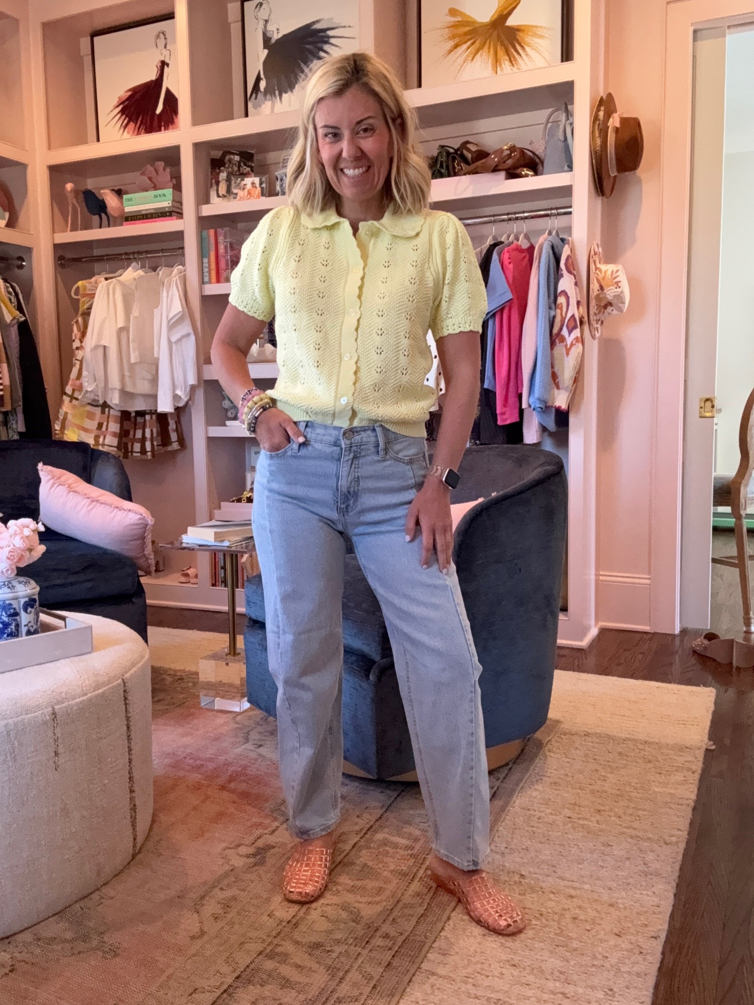 Spring is in the air today! It’s crazy what a little sunshine and a cute spring top will do for your mood! ￼
Top - xs
Jeans - 2
Jelly - 8

#LTKmomlife #LTKdayinmylife #LTKootd