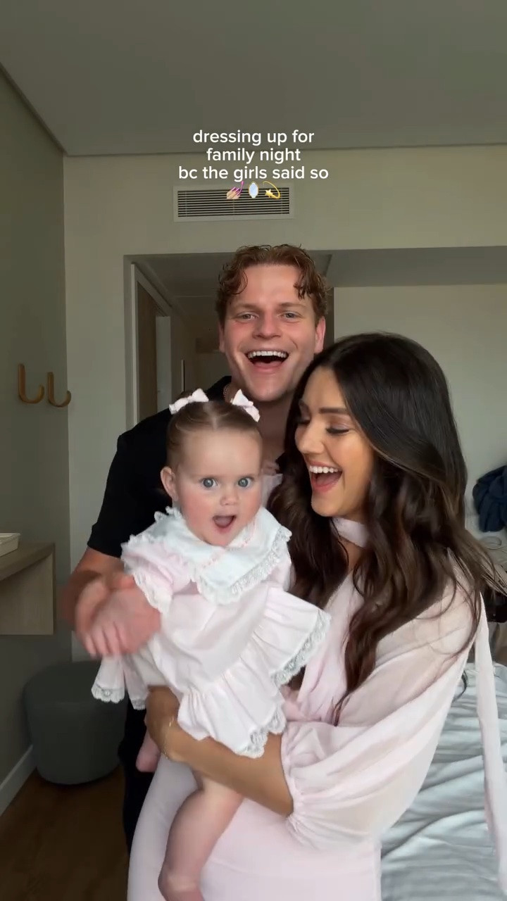 the baby had a cute dress, so now we’re going somewhere

#family #matchingoutfits #couples #babygirl #dressedup utah vacation night out date night family night