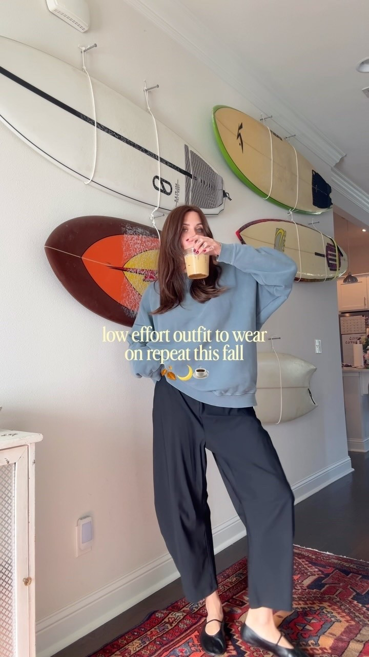 Funny story, on my run the other morning I saw a mom walking her kid to school in this exact outfit formula oversized crewneck + soft barrel pants + she had an easy, minimal walking shoe paired with. I thought to myself “that’s THE outfit I want to live in” — so shout out to my mystery neighbor with the epic school drop off mom fit for inspiring this one 👏 

#outfitinspo #comfyoutfit #falloutfits