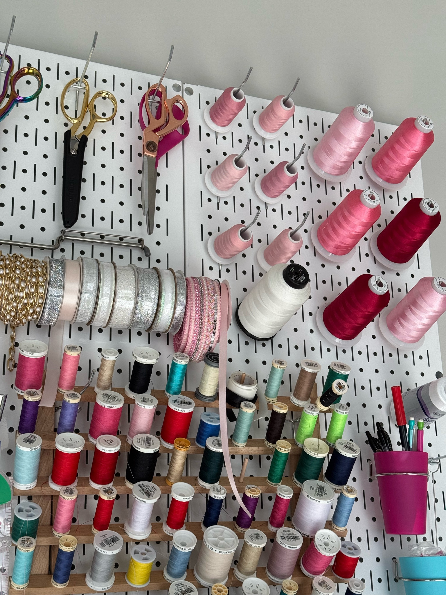 Sewing/Crafting room organization! Peg board recommendations 🪡✂️🧵

#LTKHome #LTKFindsUnder100 #LTKFindsUnder50