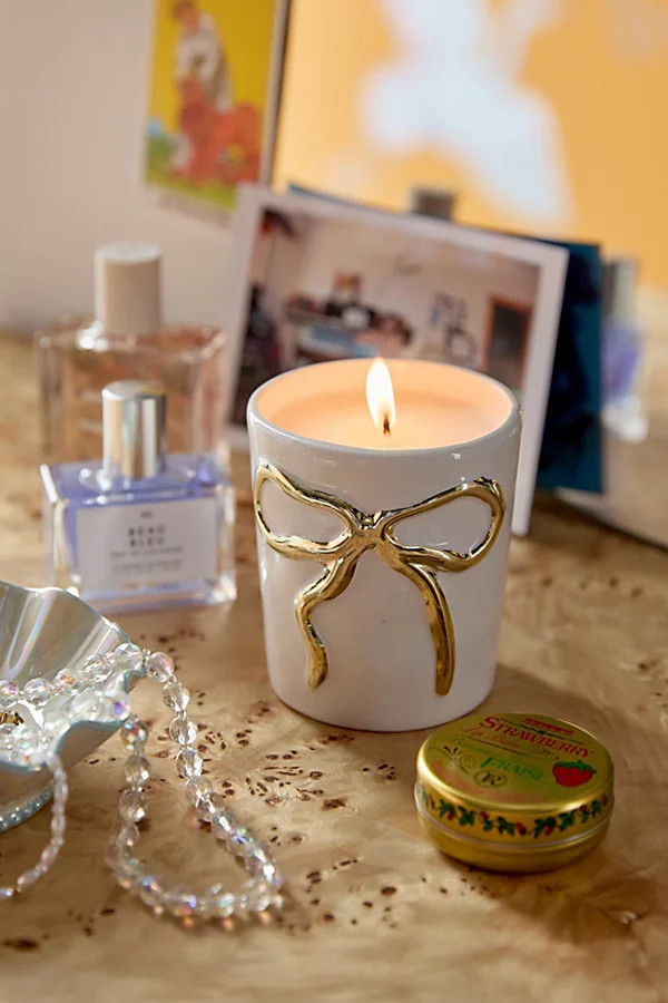 Bow Scented Candle in Floral Magic at Urban Outfitters | Urban Outfitters (US and RoW)
