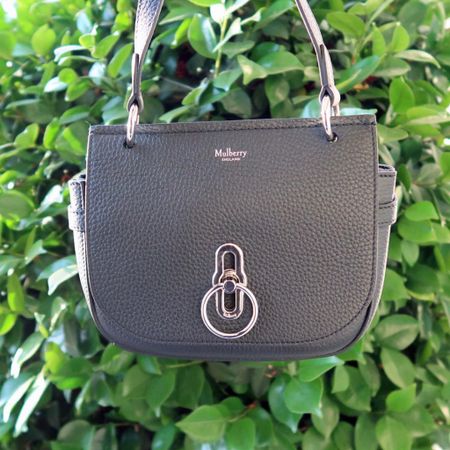 My new obsession 😍 love this classic investment handbag 💕

#LTKstyletip #LTKitbag