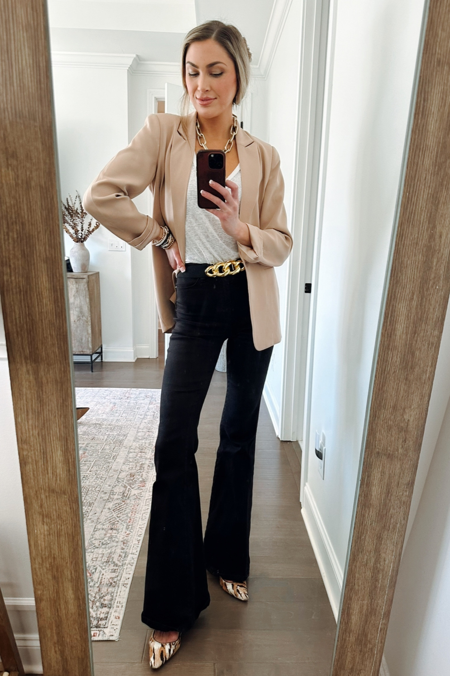Love a good blazer and this one is silky smooth and lightweight 🫶🏼

Vici dolls, blazer jacket, womens blazer, work clothes, work chic, black jeans, flare jeans, neutral outfit, blazers 

#LTKstyletip #LTKfindsunder100 #LTKbeauty