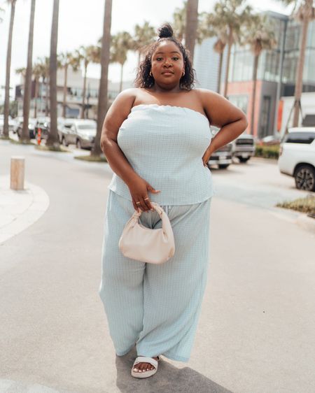 Plus size vacation style.

Spring style. Summer style. Vacation style. 2 piece sets. Elevated casual. Brunch style. Linen style. Linen 2 piece sets. 