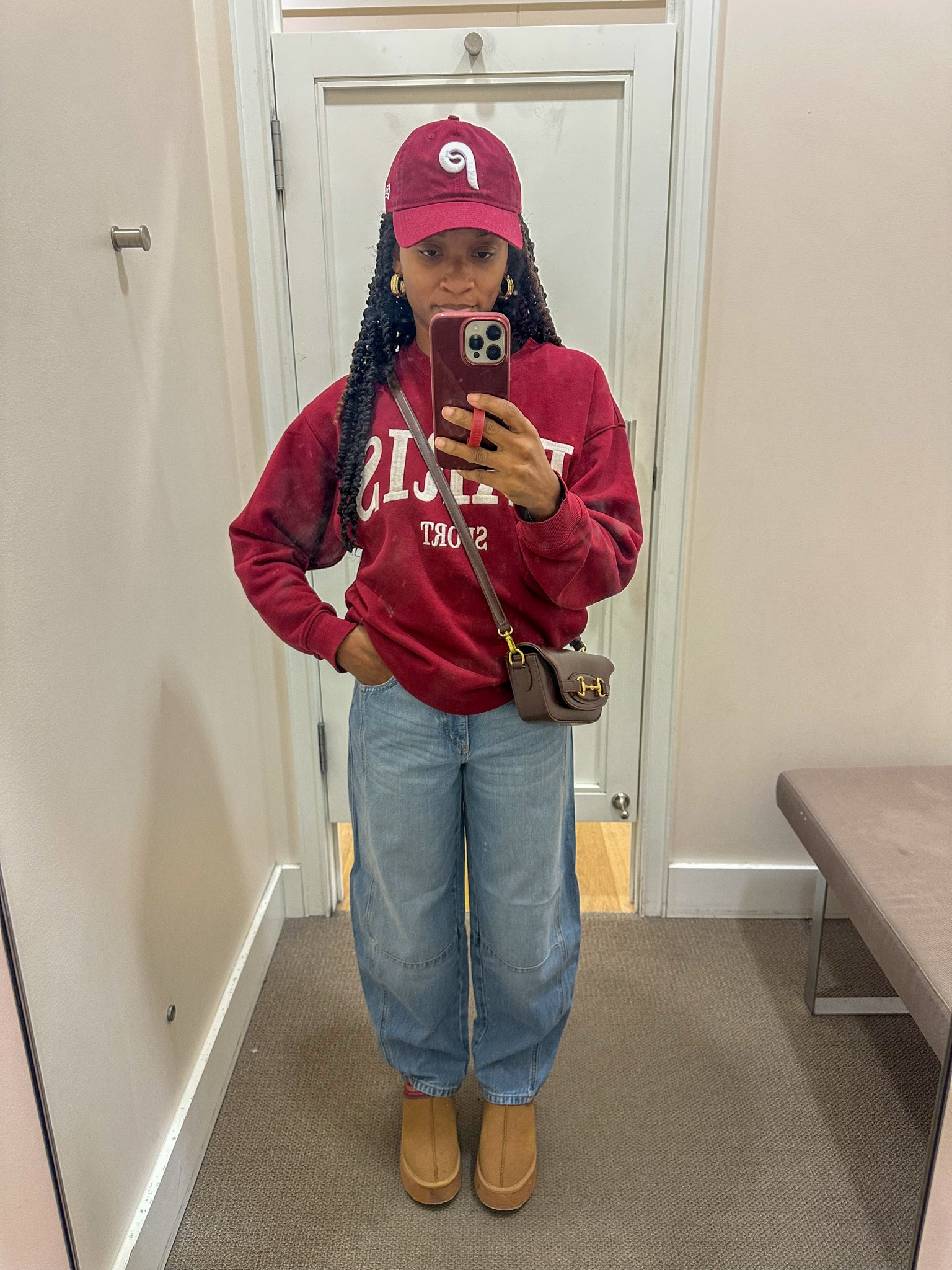 New barrel jeans.   True to size with a baggy fit.  I’m bought a size 25 regular but exchanged for a 24 regular 