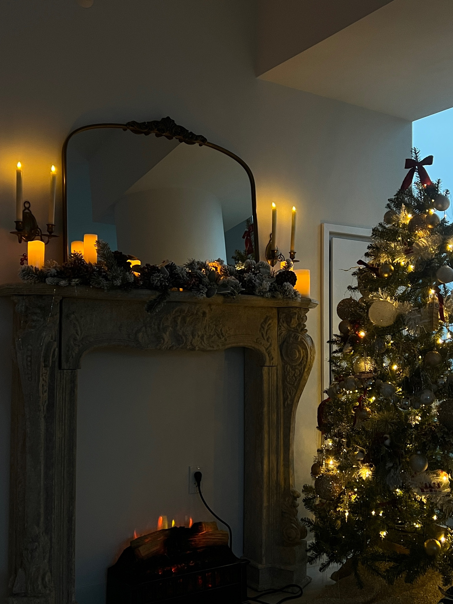 So cozy 🥺♥️🕯️✨

Holidays, holiday decor, mantle, fireplace, holiday decoration, gold mirror 

#LTKHoliday #LTKHome #LTKSeasonal