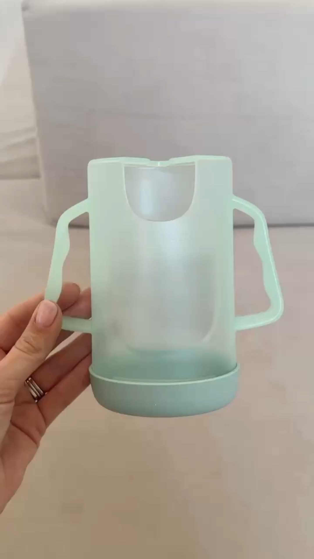 This MomCozy squeeze pouch holder is a game changer for snack time! 🧃 Keeps little hands from making messes and helps them eat independently. A must-have for busy moms! #MomHack #AmazonFinds #LTKbaby #LTKkids #LTKamazon