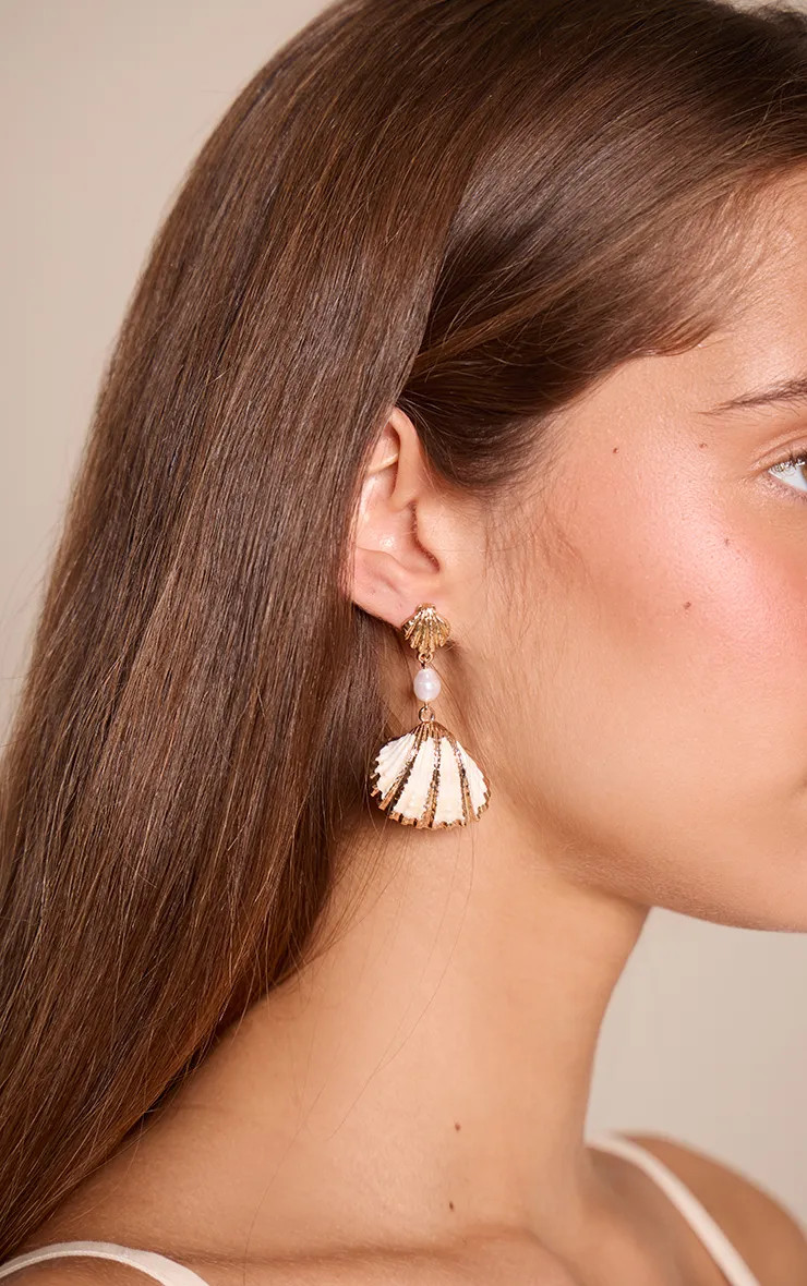 Gold Draped Pearl Shell Earrings | PrettyLittleThing UK