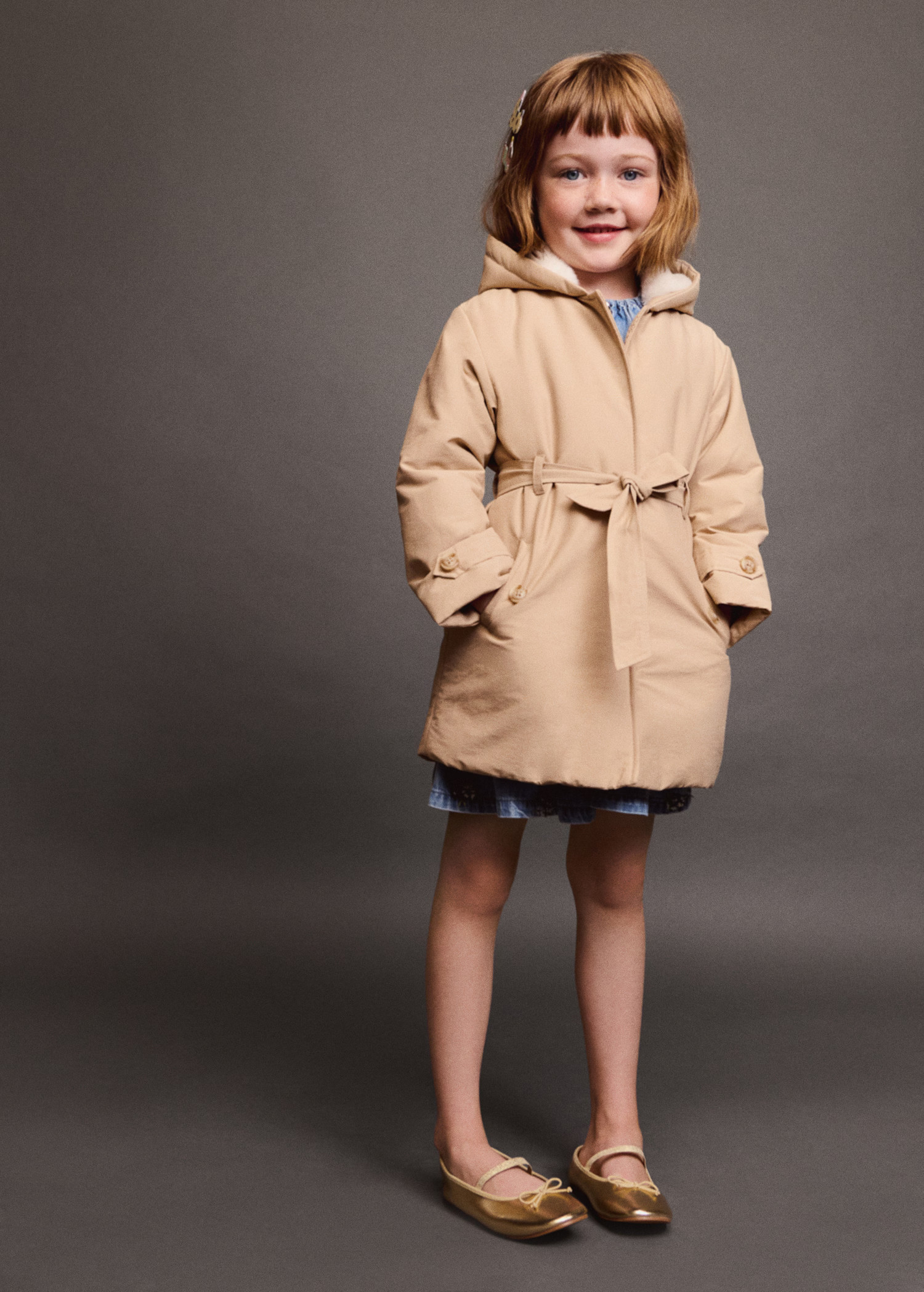 Metallic ballet flats with bowCurrent price [US$ 45.99 ]US$ 45.99Select a colourGold | Mango (US/MX/AU)