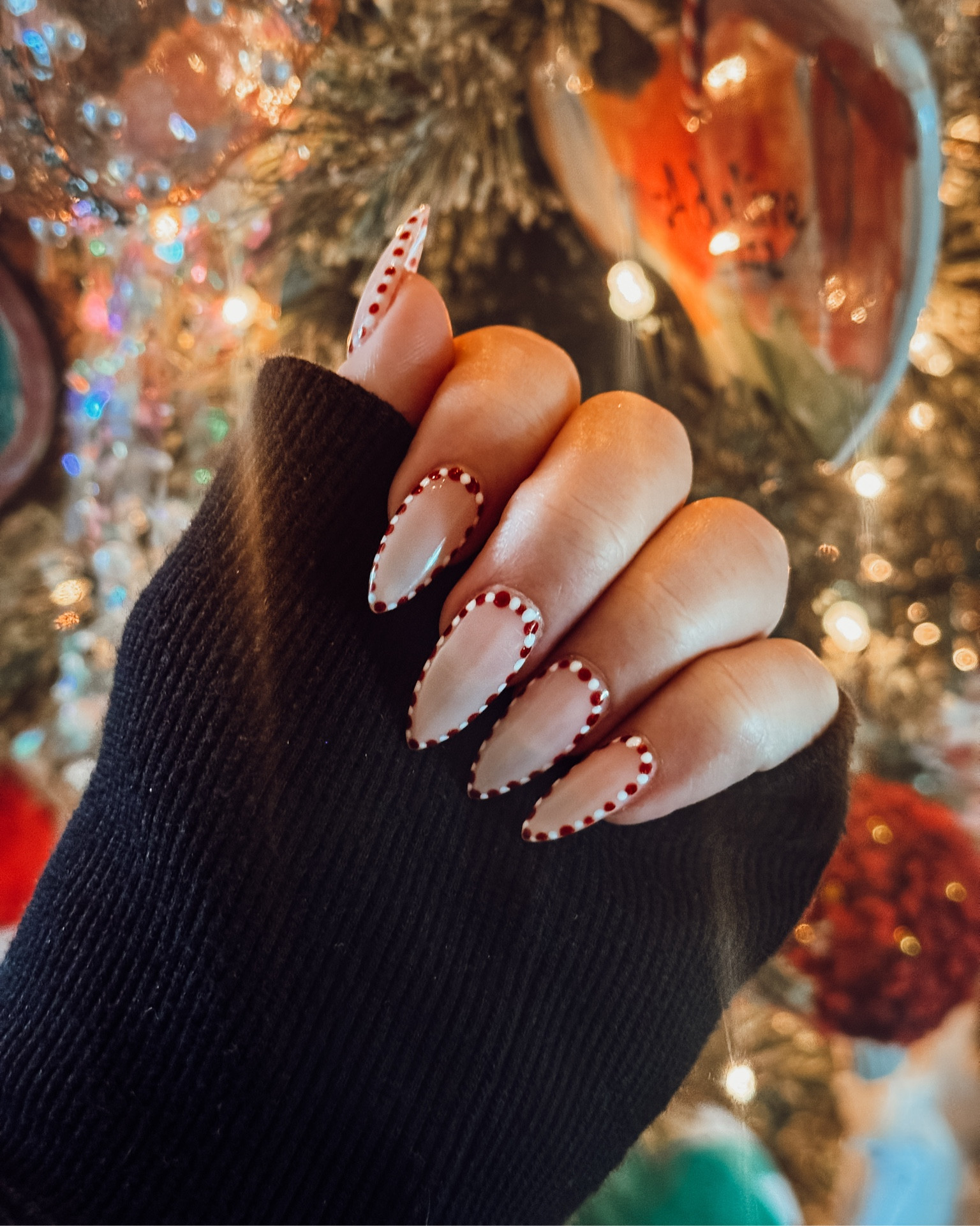 DIY Christmas nails ☃️🤶 💅 


#LTKHoliday #LTKSeasonal #LTKBeauty