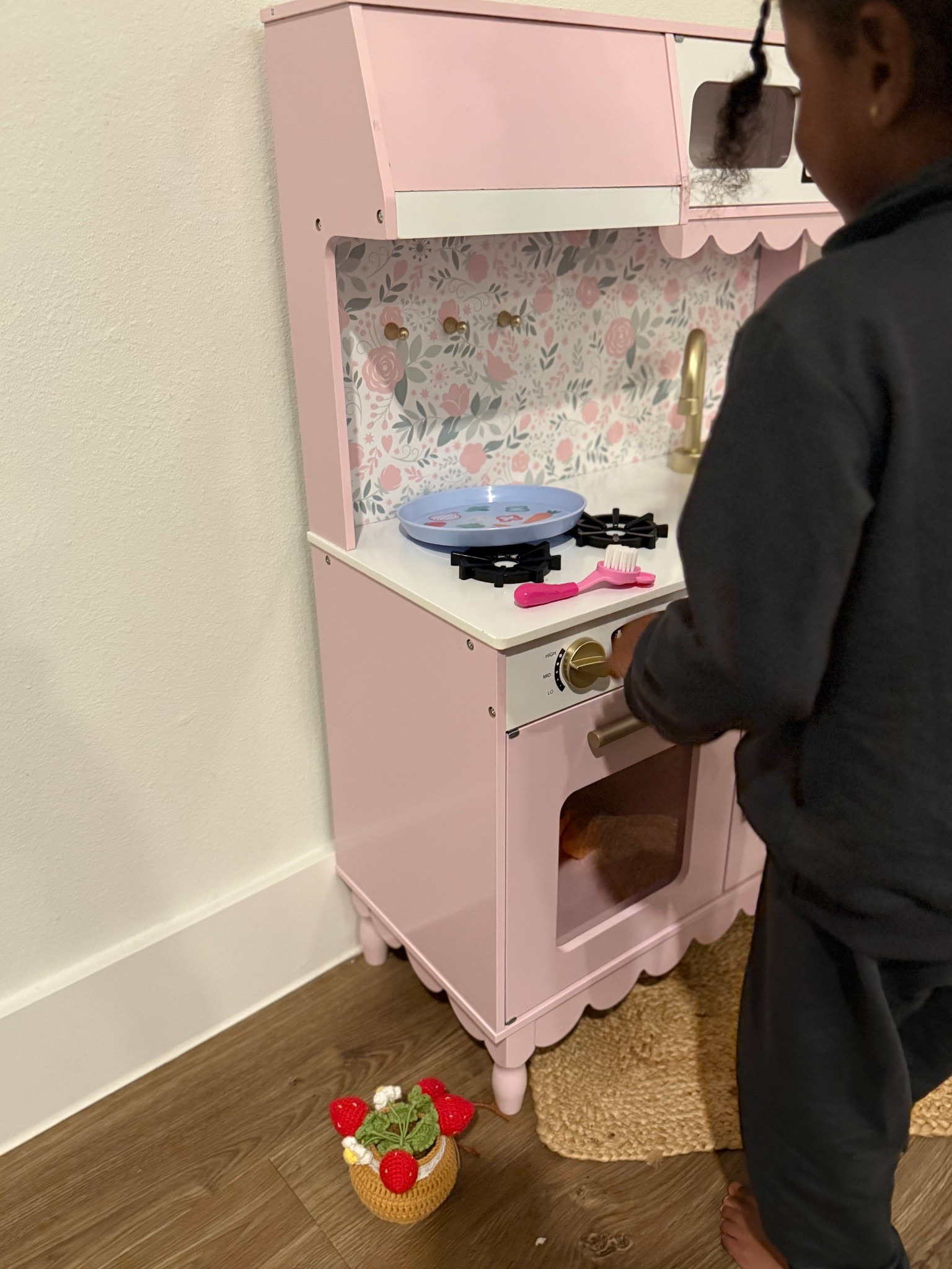 Black Friday 🖤Lo’s little kitchen is on sale. 

#LTKmomlife #LTKKids #LTKCyberWeek