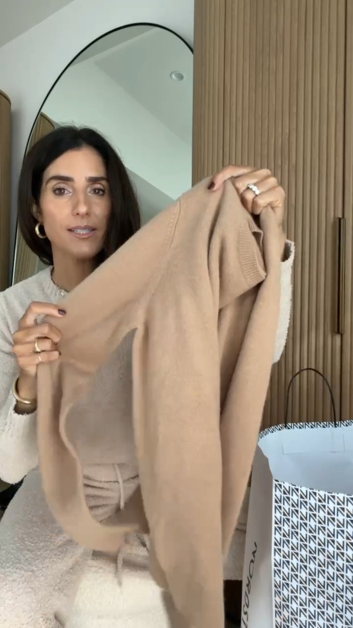 It was time to restock on my sweaters and had a couple of cashmere sweaters on my wishlist.. I’m just shy of 5-7” wearing the size small #stylinbyaylin #aylin #cashmeresweater #nordstrom 

#LTKHoliday #LTKootd #LTKgrwm