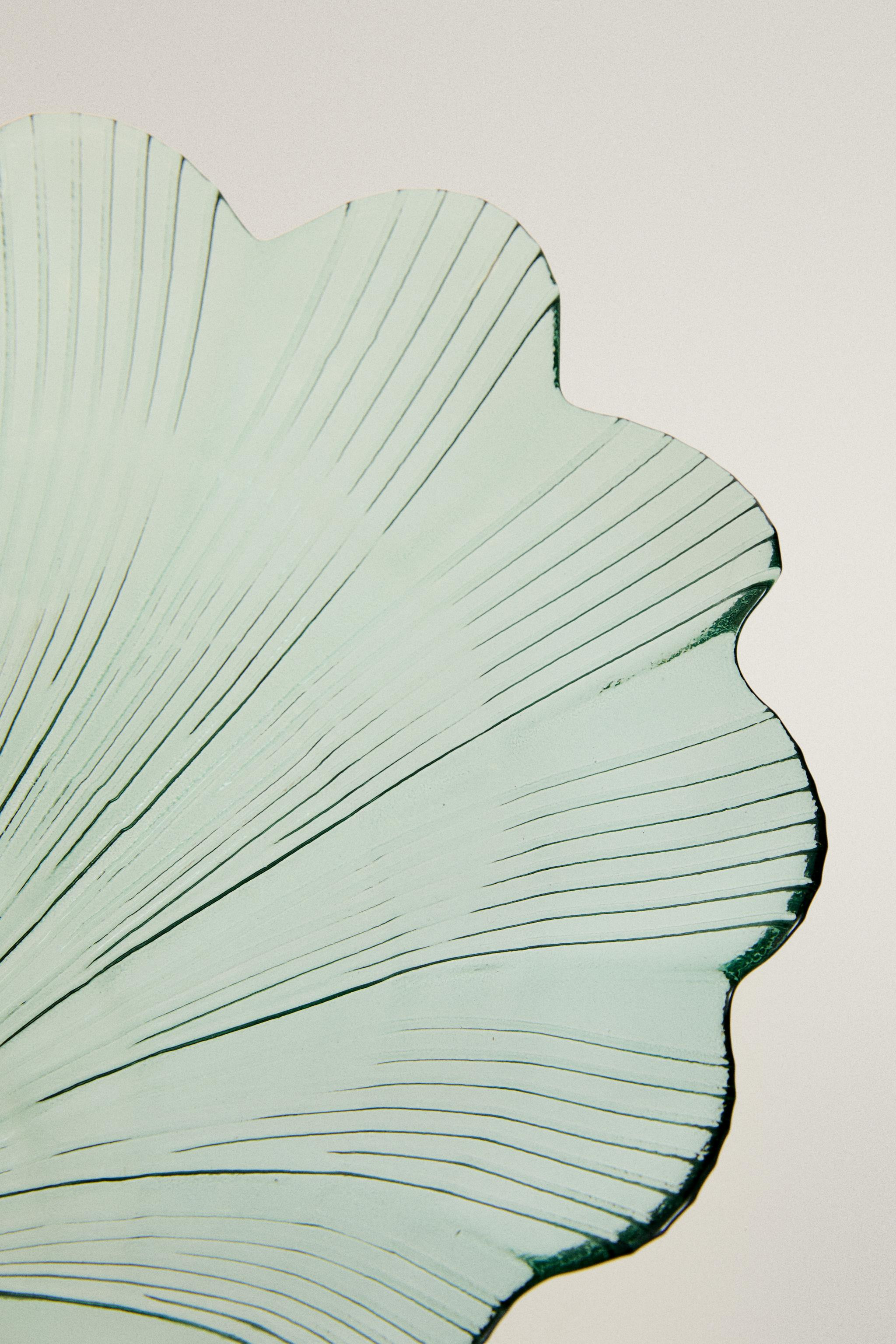 WAVY SHELL GLASS SERVING DISH | Zara US