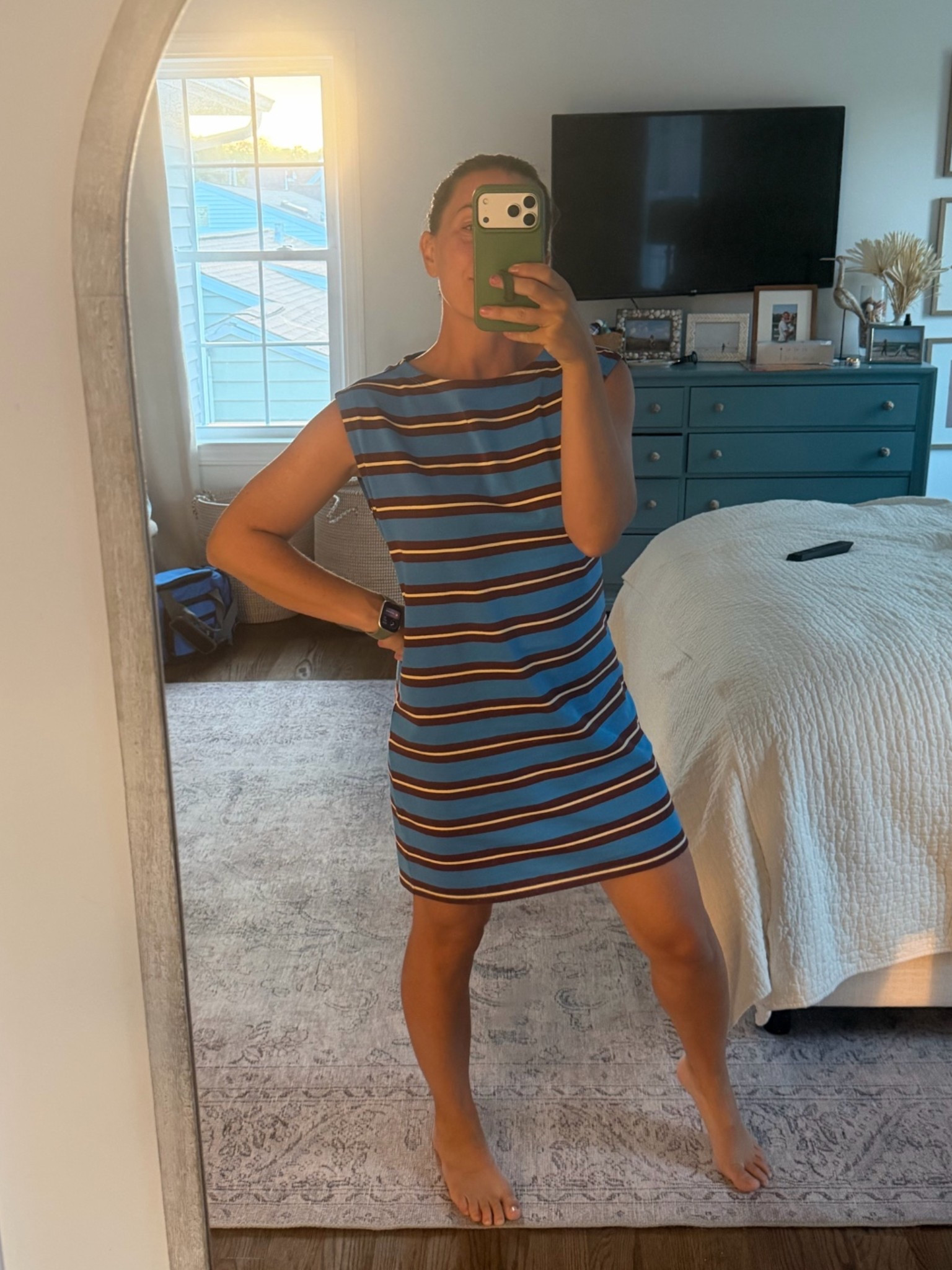 This JCREW dress is <$20 for anyone who’s lucky enough to be the last size available!

#LTKdayinmylife #LTKootd #LTKOver40