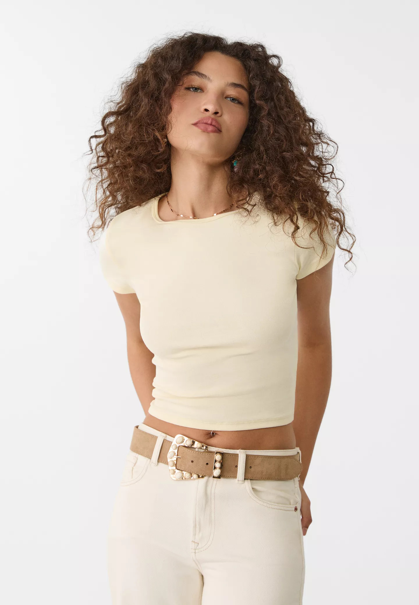 Gürtel mit Steinen auf der Schnalle | Stradivarius DE